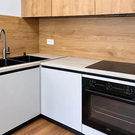 Matisse No36 - 2 Bedroom With Parking At Aura Complex *